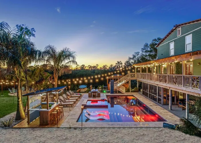 Sleeps 40! 13Br•Heated Pool•Waterfront Resort•Spa