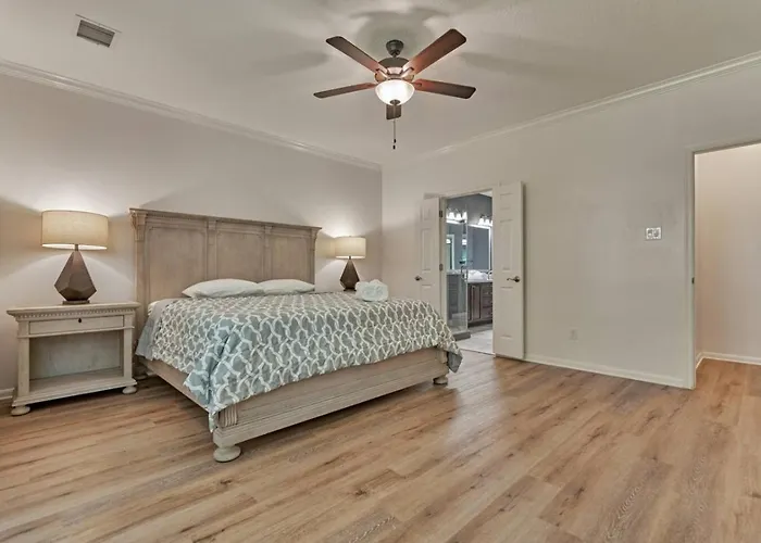 The Woodlands 4Br Executive Retreat - Ev, Baby & Pet Friendly, Near Hospitals & Shopping
