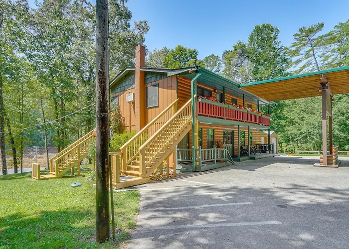 3 Mi To Lake Santeetlah! Rustic Apt W/ Decks