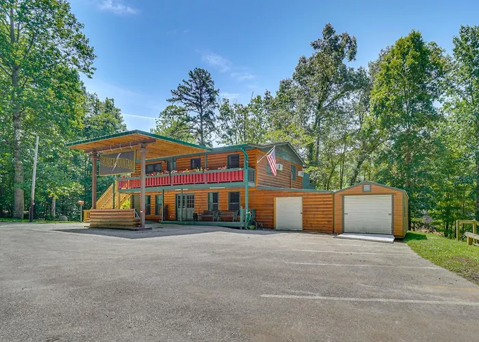 3 Mi To Lake Santeetlah! Rustic Apt W/ Decks