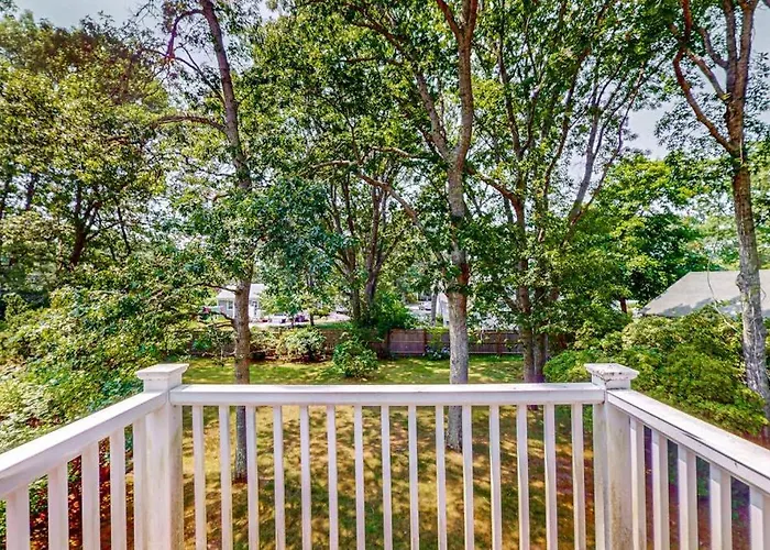 Falmouth Beachtown Getaway
