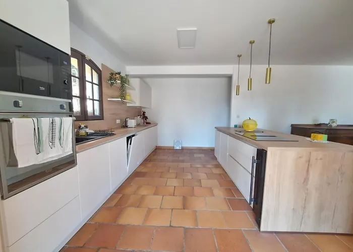 4 Bedroom Villa With Pool Sea View Ac Parking - Benakey