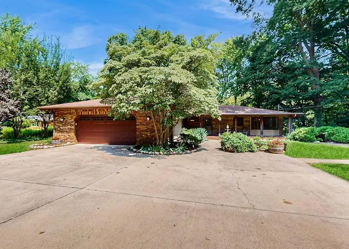 Three Oaks Escape