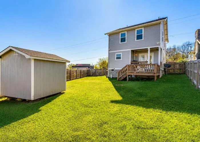 3 Bedroom Home-Huge Yard For Petsl4.5 Miles To Broadway