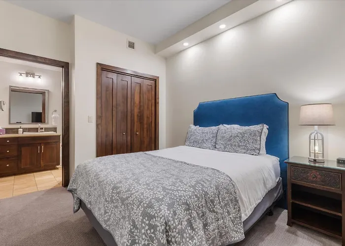 Expansive Luxury Condo - Downtown - Summer Ac