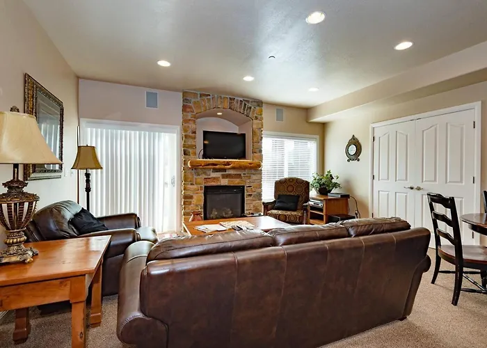 Powder Palace Ls44 Ski Getaway Hot Tub & Games