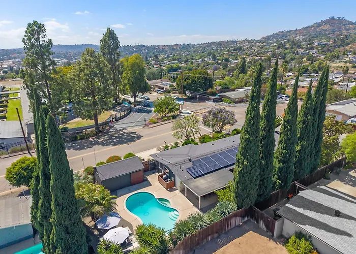 Agua Dulce - Mid Century Oasis - Pool &Hot Tub
