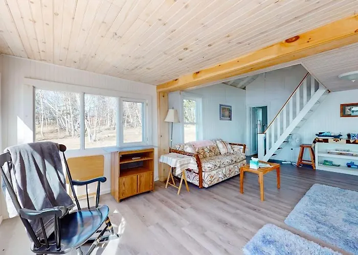 Cozy Seaside Retreat W/ Waterfront Deck, Expansive Lawn, & Breathtaking Sunsets