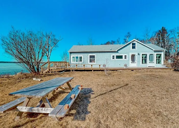 Cozy Seaside Retreat W/ Waterfront Deck, Expansive Lawn, & Breathtaking Sunsets