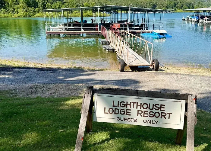 Wake Zone Lighthouse Lodge - Lake Views