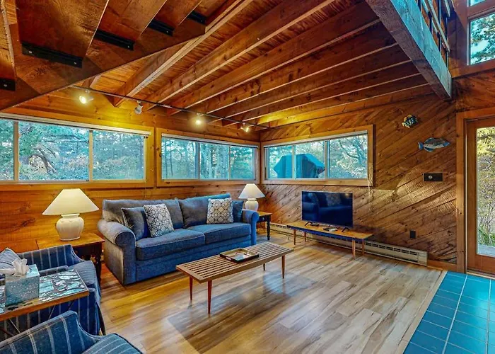 Cozy Island Cabin