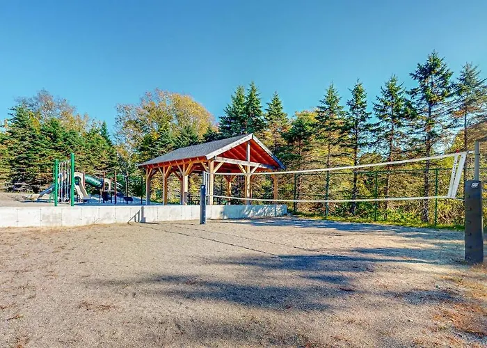 Spacious Cabin W/ Full Kitchen & Fireplace -Enjoy A No Wifi Unplugged Experience
