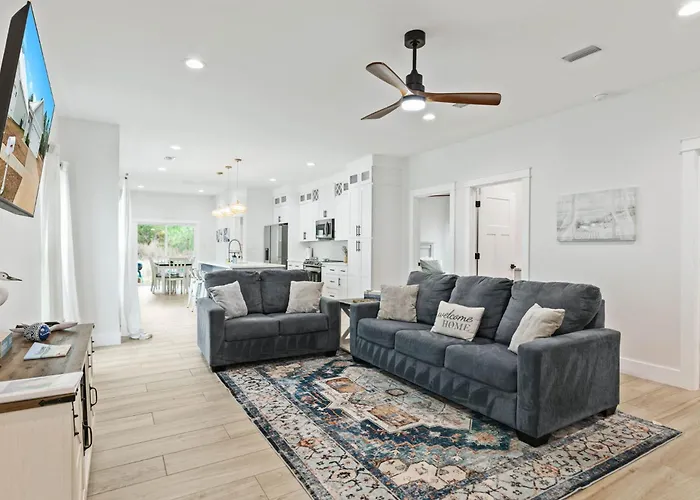 Beachy Cottage Near Sports Complex Owa Beaches Shopping Restaurants Mini Golf Fire Pit And Corn Hole!