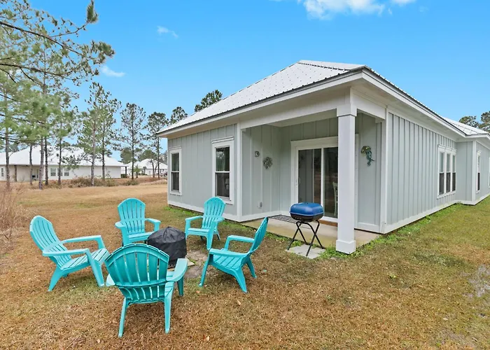 Beachy Cottage Near Sports Complex Owa Beaches Shopping Restaurants Mini Golf Fire Pit And Corn Hole!