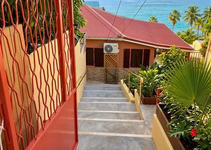Maison Accueillant Jusqu'A 7 Personnes A Basse-Terre