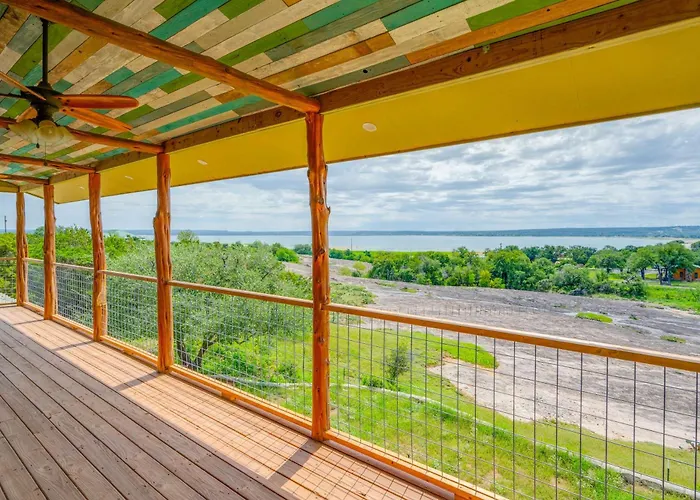 3 Private Acres W Pool Close Lake Access 6Bed4Bath All King Beds