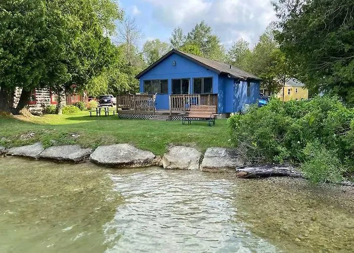 Sunset Shores - Lakeside Cabin #1 By Simple Life Rentals