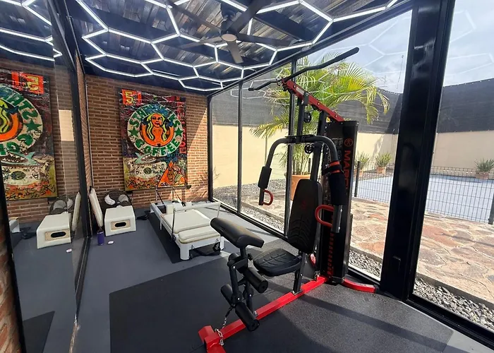 Ajijic 1 Bed Guesthouse-Great Location-Patio-Bikes-Pickleball Court-Golf Cart