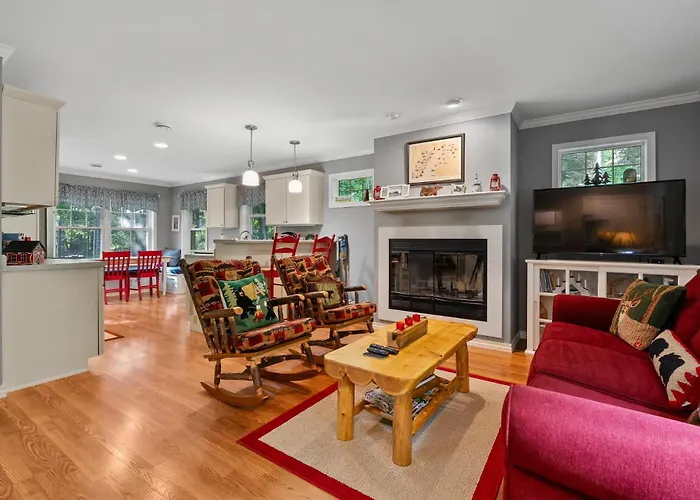 Blue Bear Cottage At Simple Life Rentals