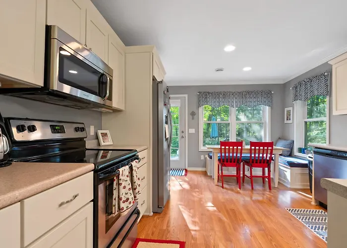 Blue Bear Cottage At Simple Life Rentals