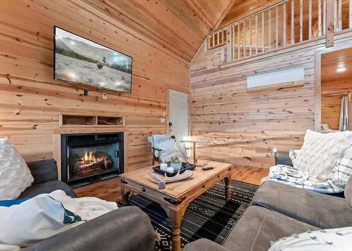 Nature Retreat Near Buffalo River With Hot Tub