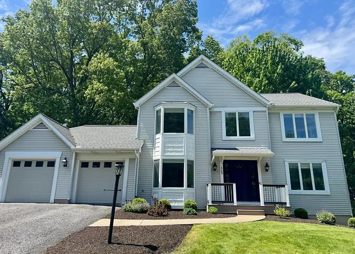 Large Luxury Home With Media Room And Game Room - 10 Mins To Campus & Stadium