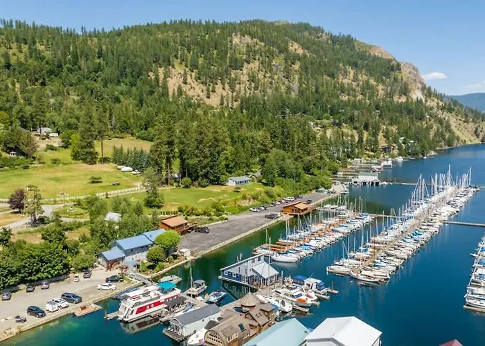 Rare Floating Home Retreat In Bayview With Dock
