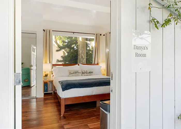 Garden Guest Suite | King Bed + Kitchenette