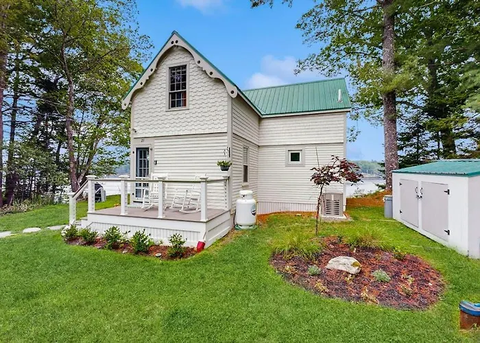 Charming Oceanfront Home With Stunning Water Views And Wifi