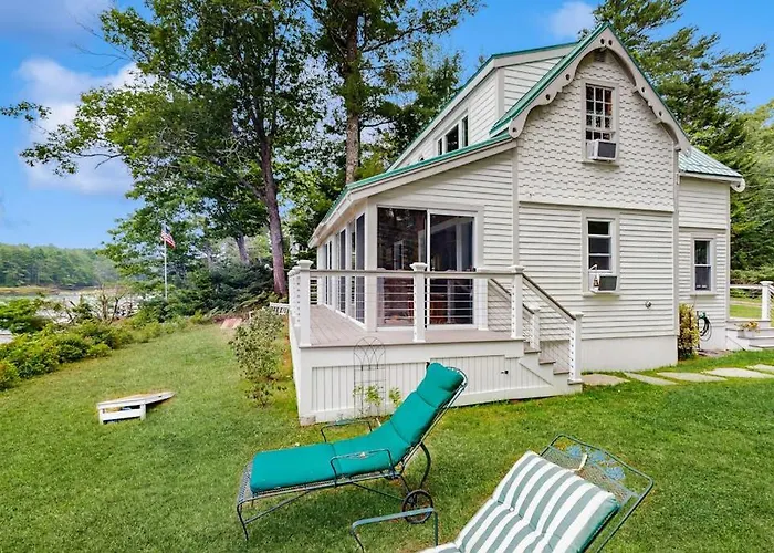 Charming Oceanfront Home With Stunning Water Views And Wifi