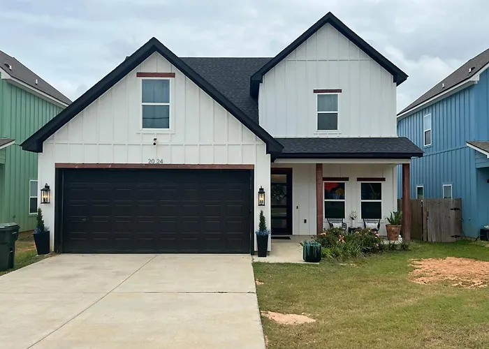 Ggi Retreat Modern Texas Style Home