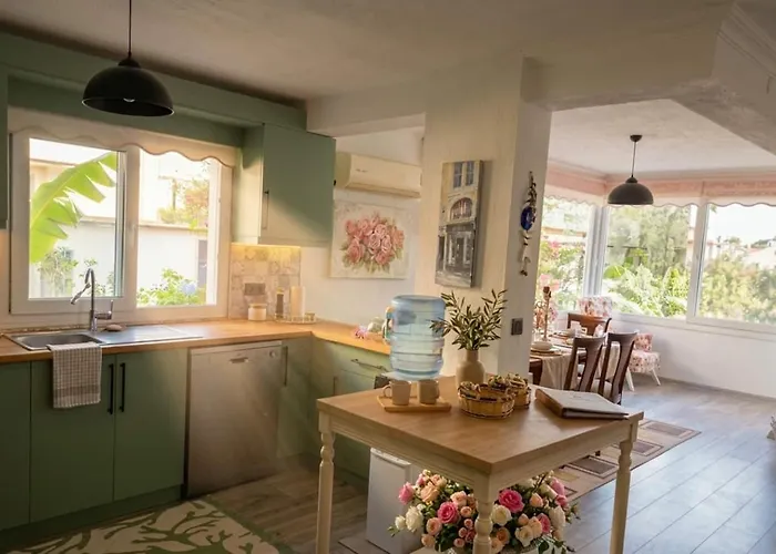 Villa With Private Pool And Unique Sea View In Cesme