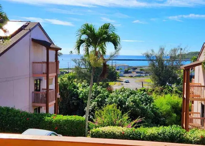 Central And Bright 2 Bedroom 2 Ba, Pool And Oceanview