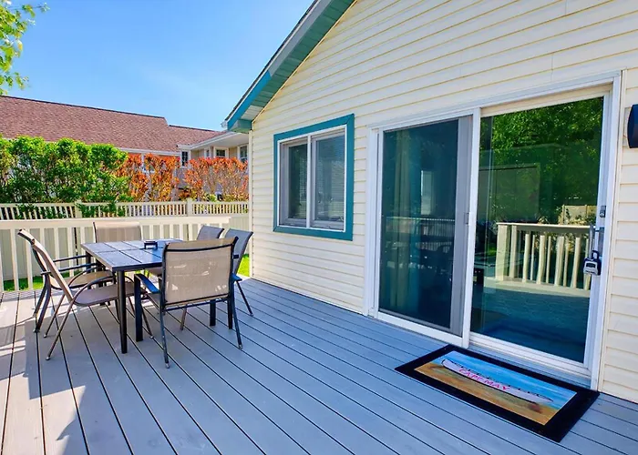 Nanas Beach House