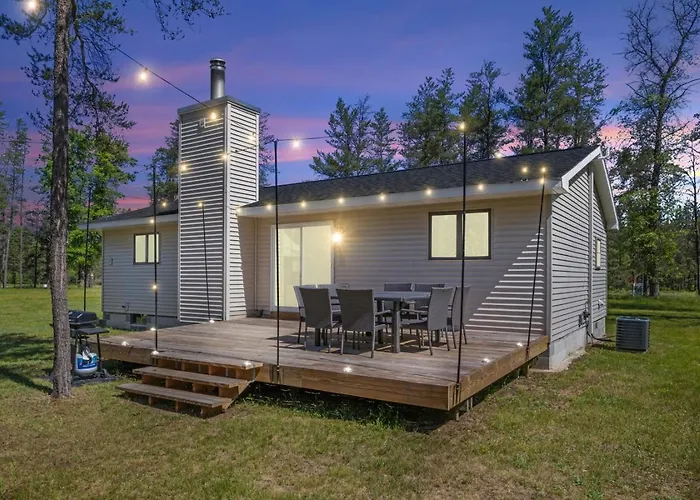 Tall Pines Lodge Great Location Sleeps 9