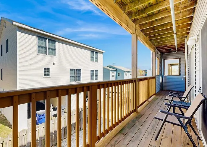 Rainbow Cove --- 117 Dagsworthy Ave #B