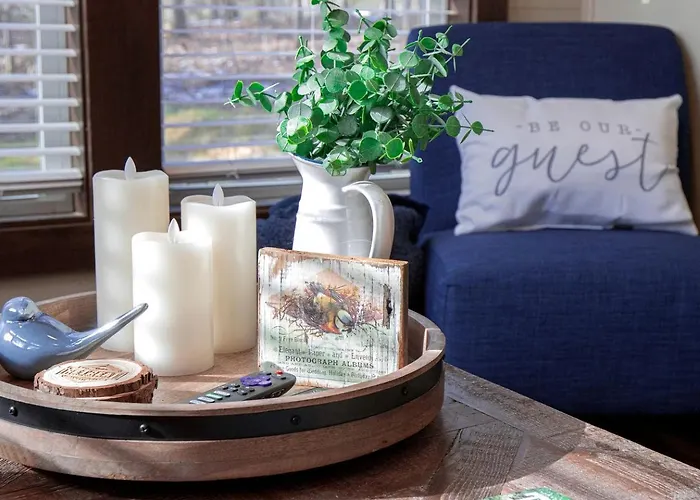 Picturesque Tiny Cottage With Cozy Indoor And Outdoor In Tennessee