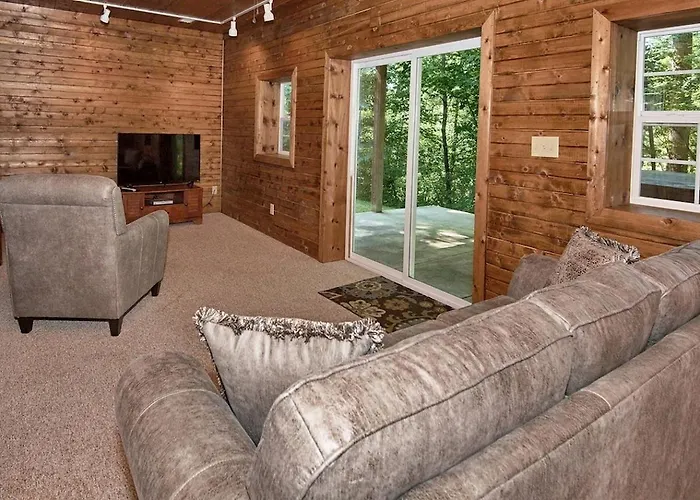 Rustic Cabin With Jacuzzi Surrounded By Nature In Ohio