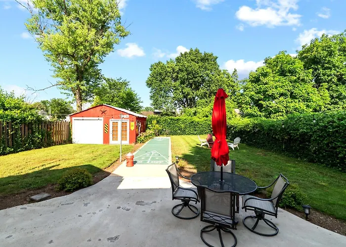Coca Cola Cottage - Stay & Play Near Purina Farms - Dog Friendly
