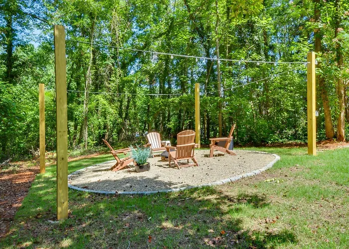 1 Mi To Lake Hartwell: Updated Retreat W/ Patio!