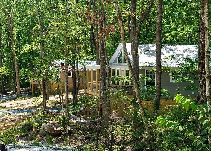 Idilic Cozy Rustic Cabin In Fort Payne, Alabama
