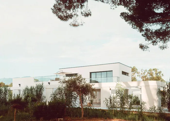 Elegant Architect-Designed Home In Upper Corsica