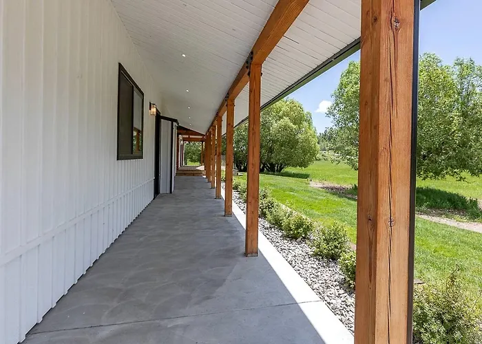 Scenic Riverside Cabin With Private Trail Access And Fly Fishing Near Alpine, Wyoming
