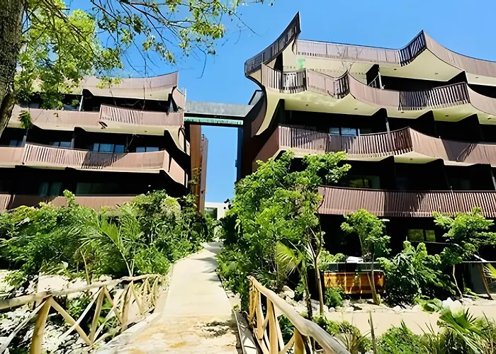 Jungle Guardian - Rooftop Pool & Beach Club