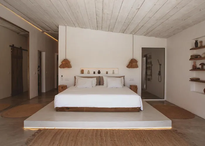 Casa Thala - Conceptual 3-Suite Villa & Hot Pool