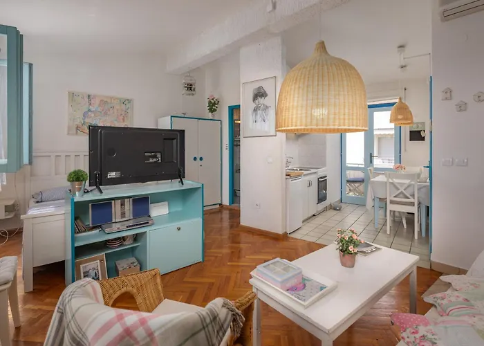 Marina Apt Near Makarska /W Balcony - Happy Rentals