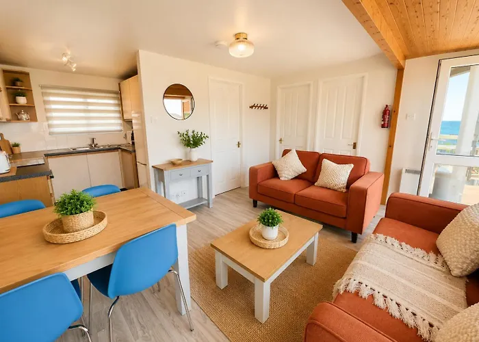 Beach Cottage 6 - Bright & Modern By The Sea
