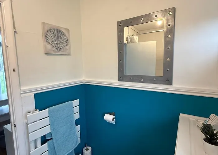Beautiful 2 Bedroom Chalet 22 Cordova, Selsey