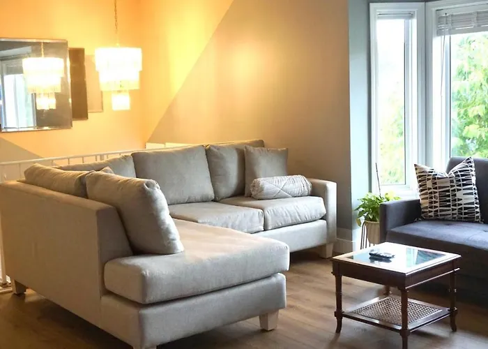 Suite With Own Entrance Kitchen Bathroom & Laundry