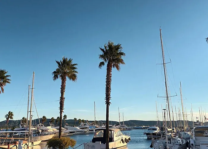 Appartement T2 A Cavalaire, Proche Plage Pour 4 Pers, Ascenseur Inclus